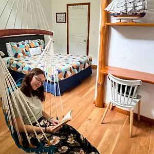 Bed & Breakfast Capitan Max, Puerto Ayora (Galapagos Islands)